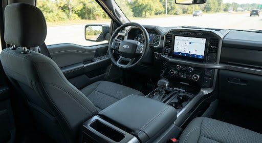 2021 Ford F-150 XLT 4WD SuperCrew — view 3