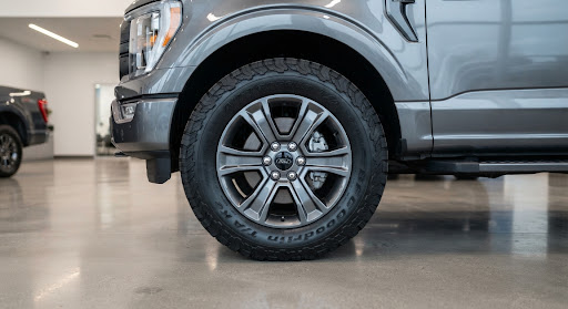 2021 Ford F-150 XLT 4WD SuperCrew — view 4